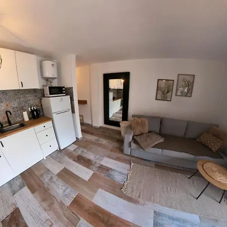 Rest House Apartment *